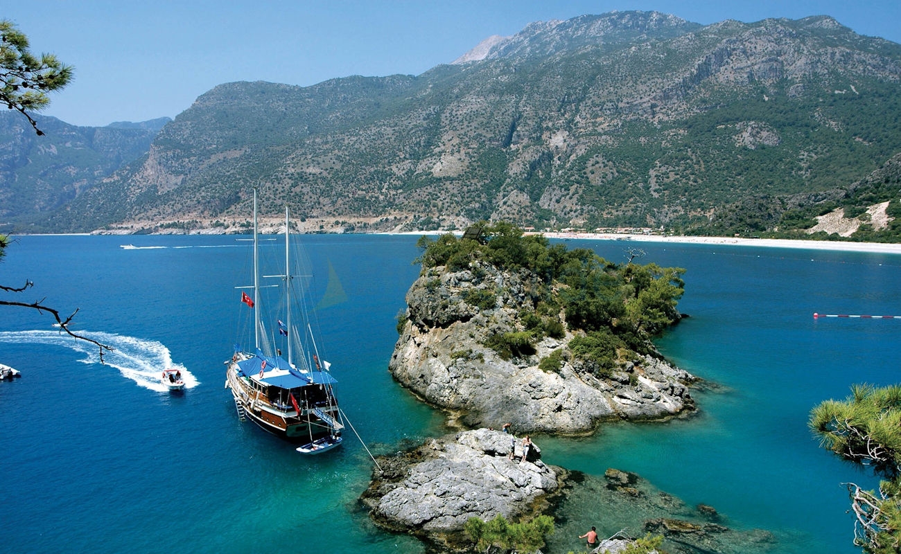 Cabin Charter Cruises in Turkey